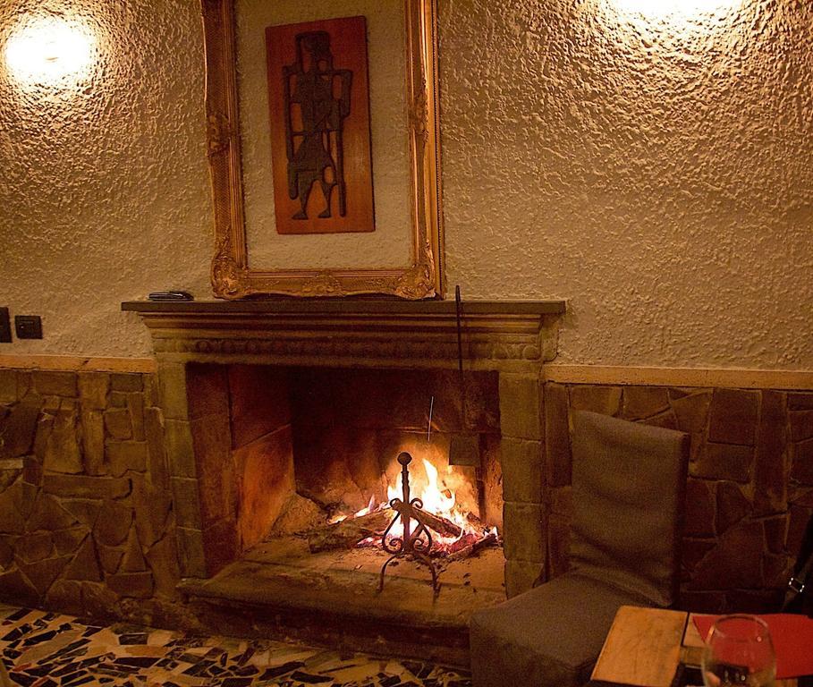 ホテル La Bussola Da Gino クアッラータ エクステリア 写真