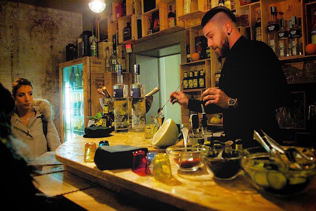 ホテル La Bussola Da Gino クアッラータ エクステリア 写真